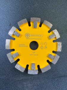 Europe Diamond diamant freesschijf 130 x17, 12 segmenten "zandcement en licht Beton".